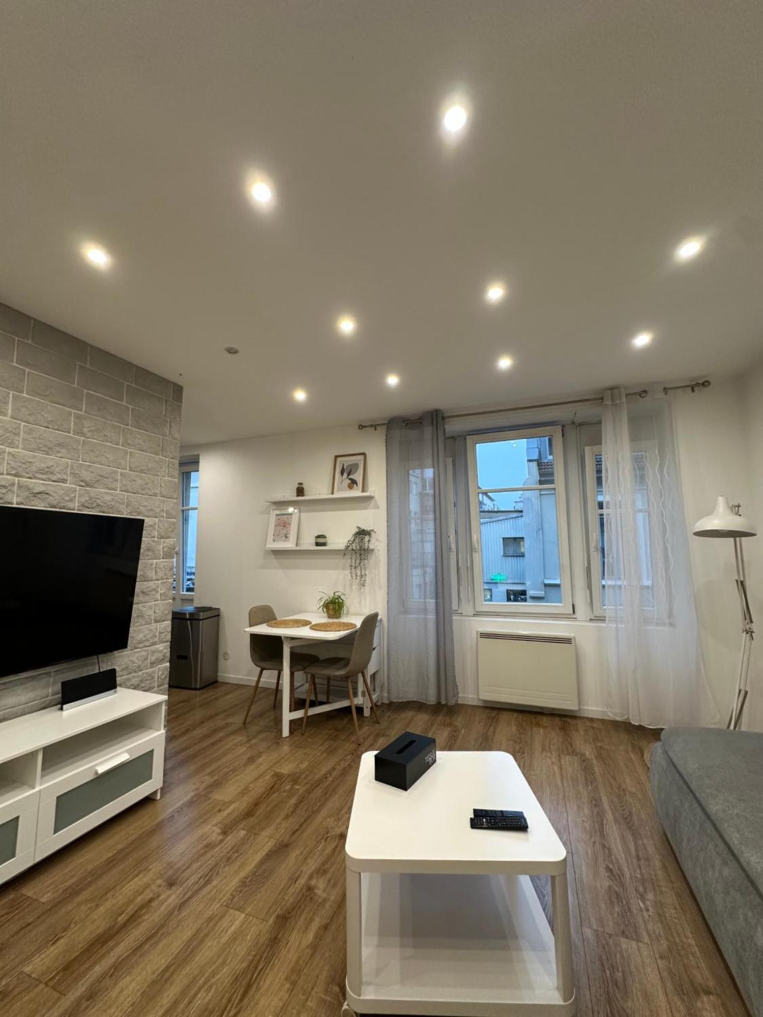 # Le 2 # Tres Beau T3 1Er Etage Tout Confort, Neuf, Mulhouse Centre Dış mekan fotoğraf